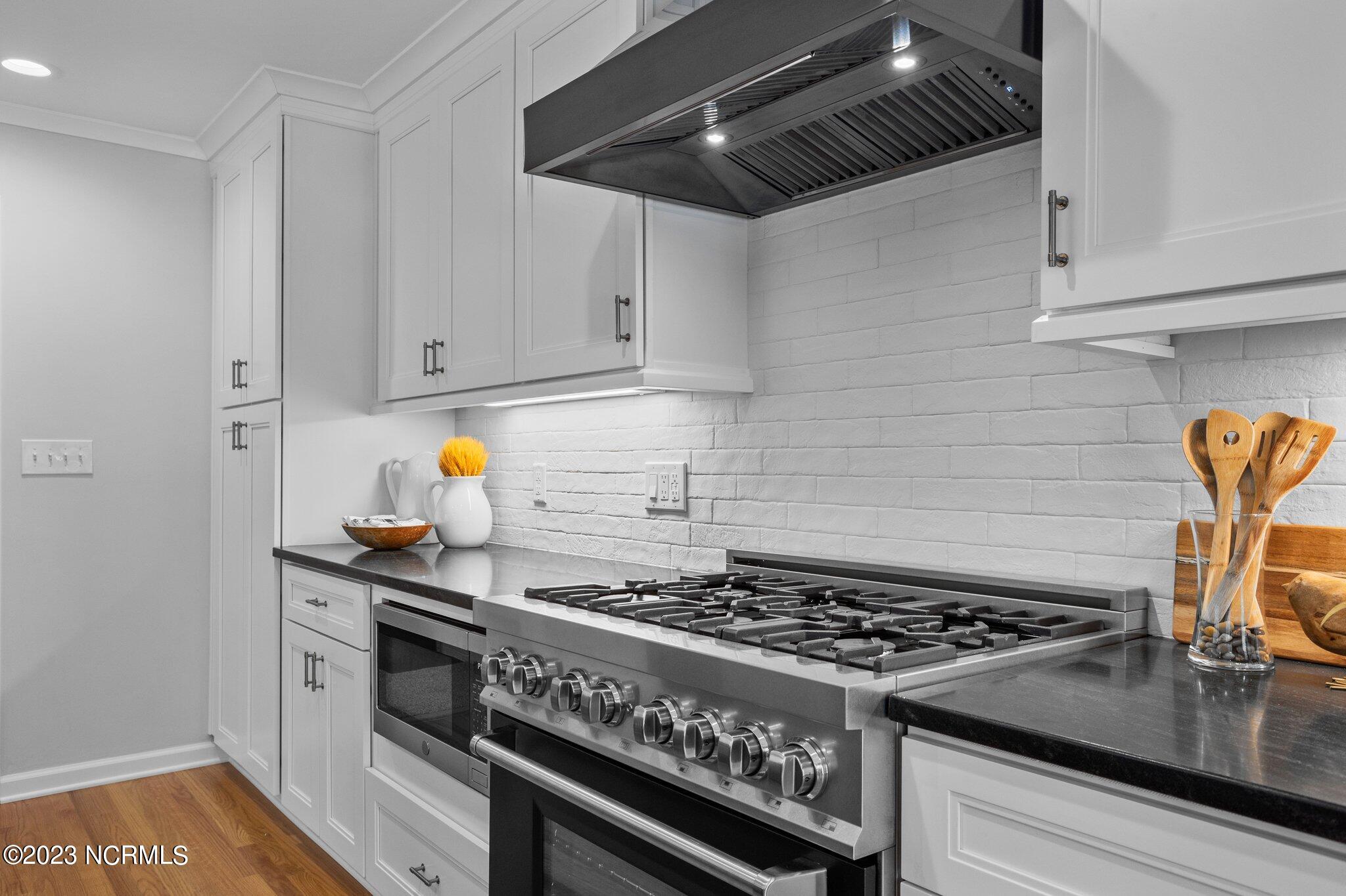 244 Turner Road Pinehurst, NC 28374 - Photo 13 of 49 Gas Range
