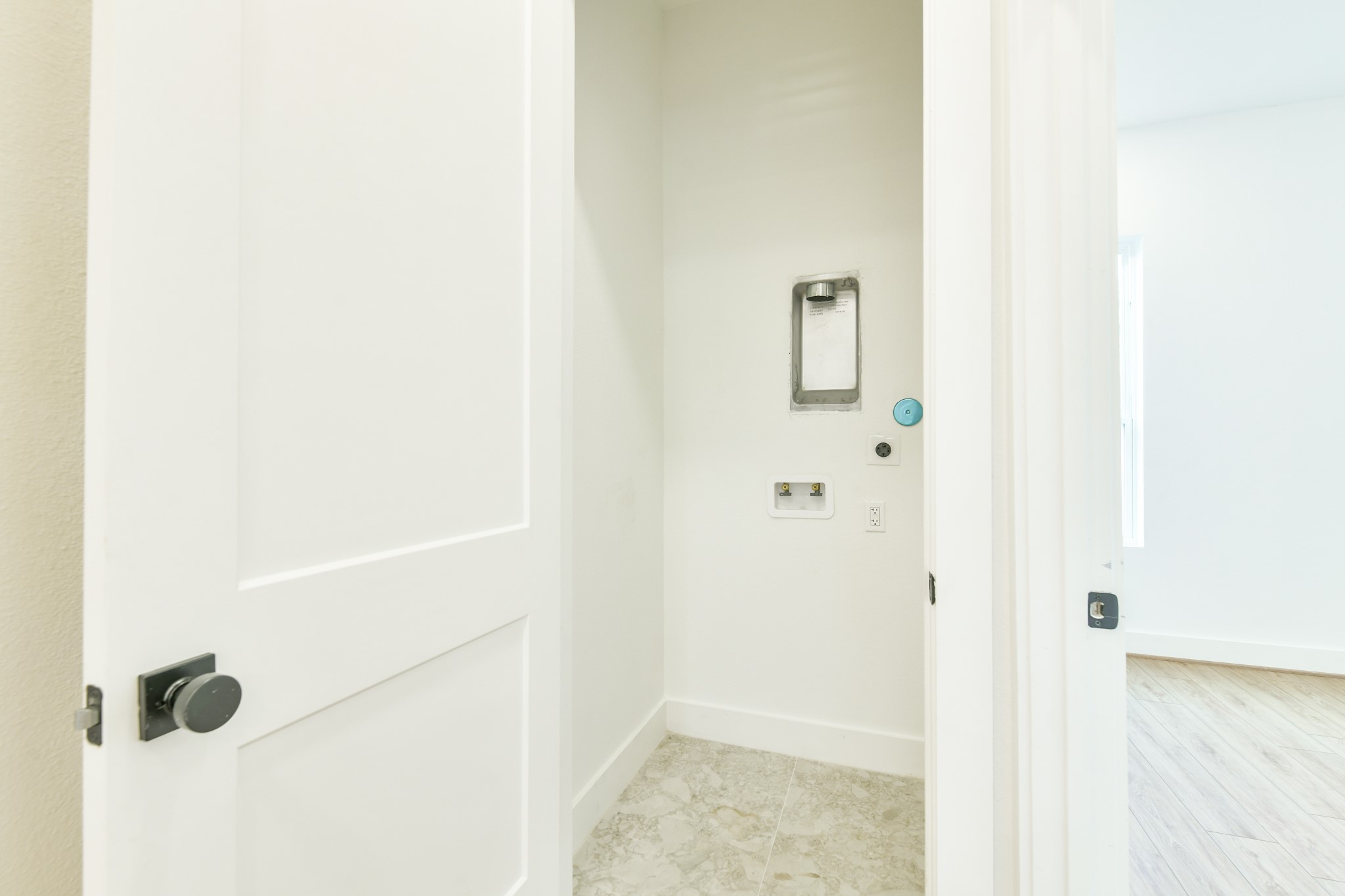 164 Wallace Street Houston, TX 77022 - Photo 11 of 19 a bathroom with a shower