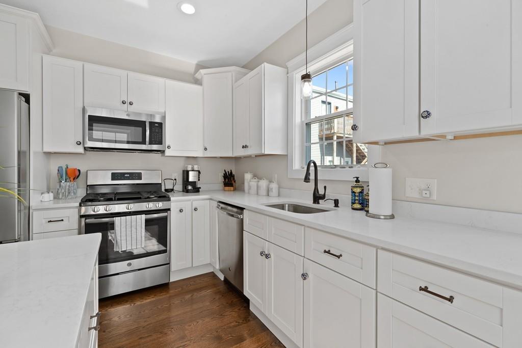 146 Kingsley Road Hull, MA 02045 - Photo 4 of 32