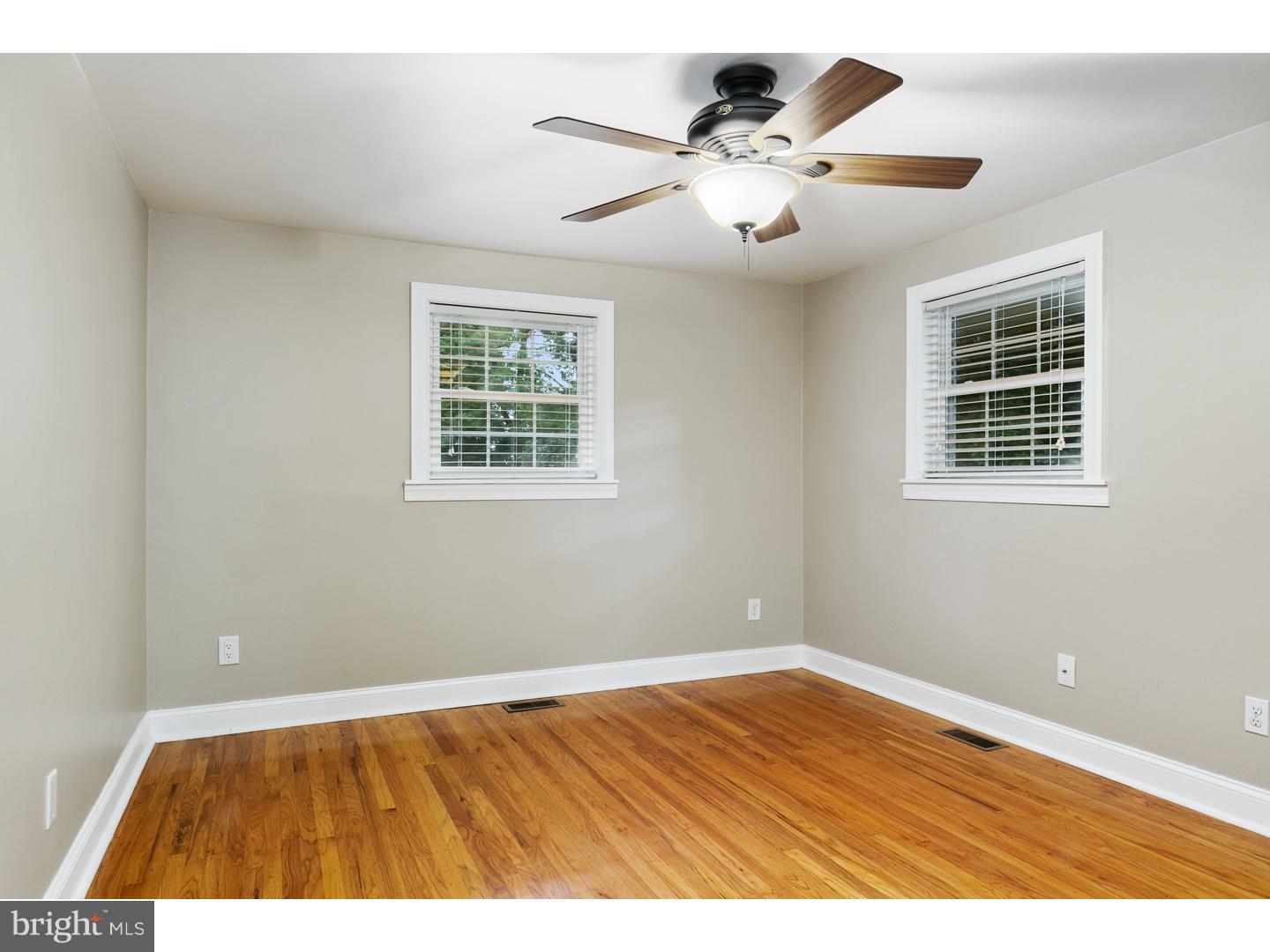 7 Maple Road Burlington Township, NJ 08016 - Photo 15 of 25 Bedroom - Main