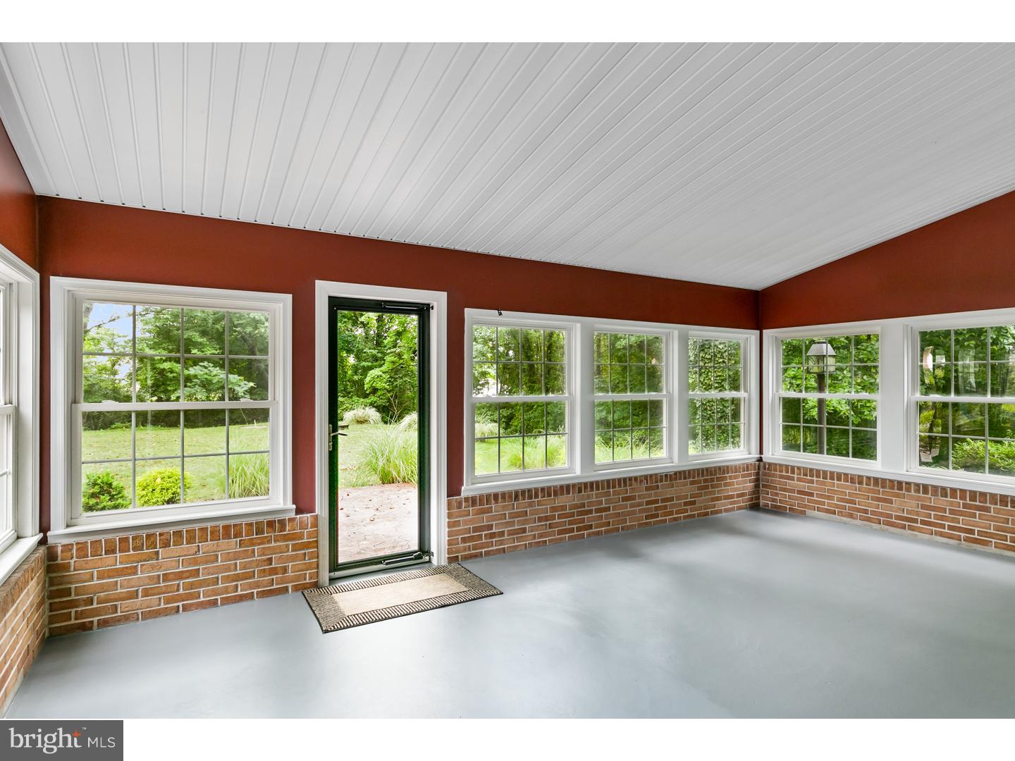 7 Maple Road Burlington Township, NJ 08016 - Photo 22 of 25 Sun Room
