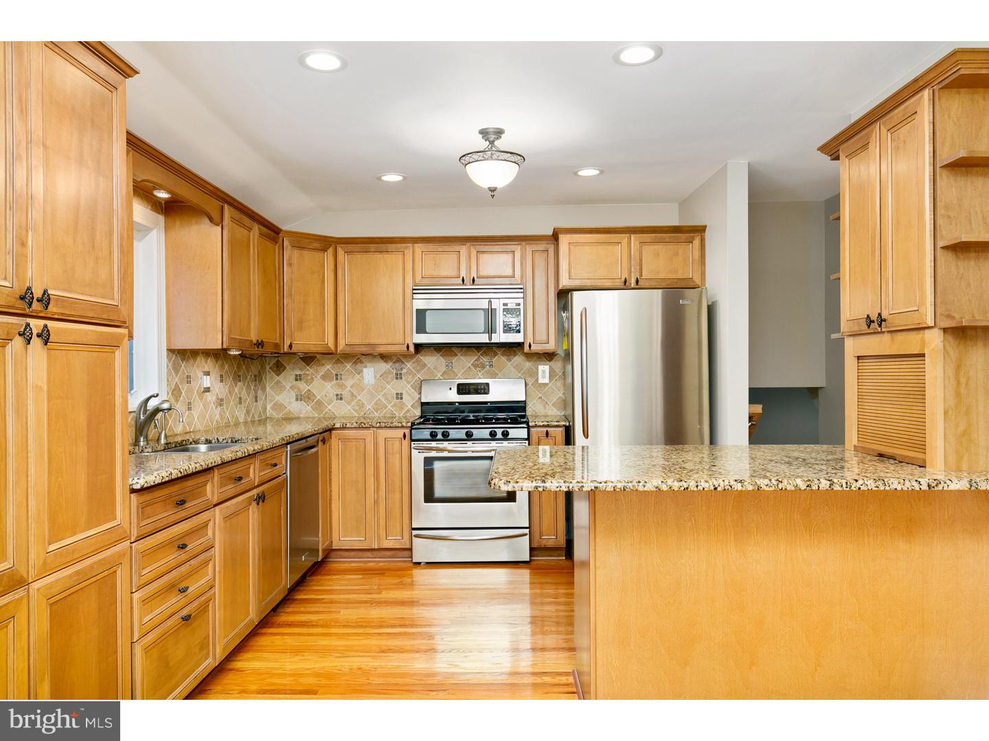7 Maple Road Burlington Township, NJ 08016 - Photo 4 of 25 Kitchen