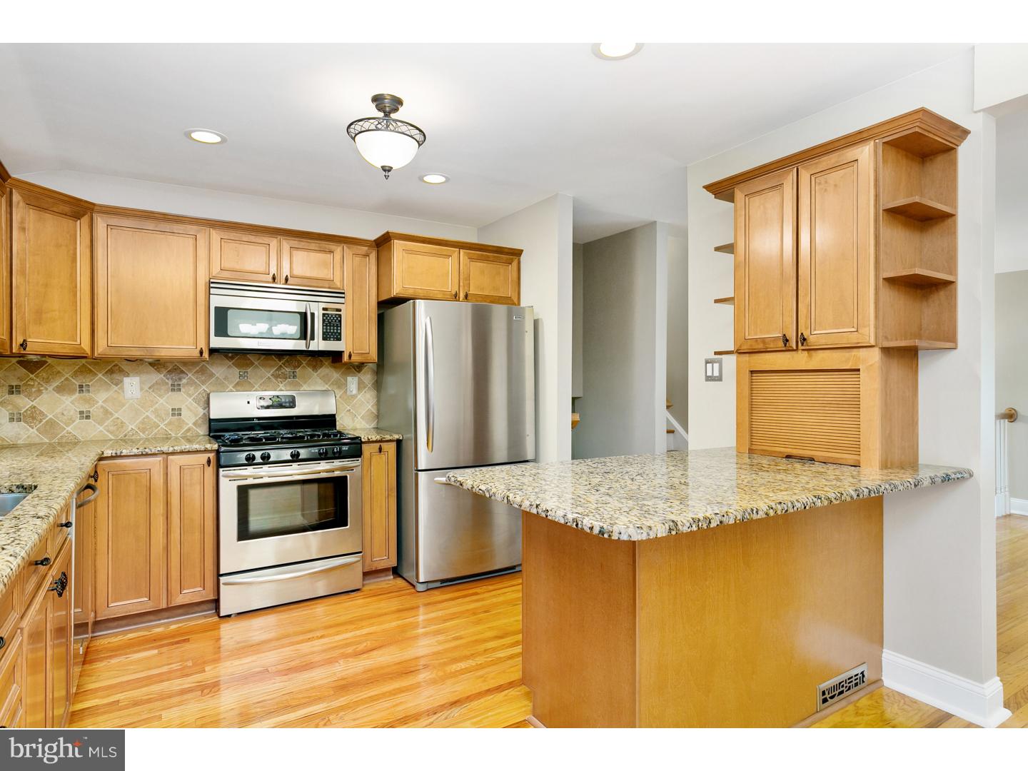 7 Maple Road Burlington Township, NJ 08016 - Photo 5 of 25 Kitchen