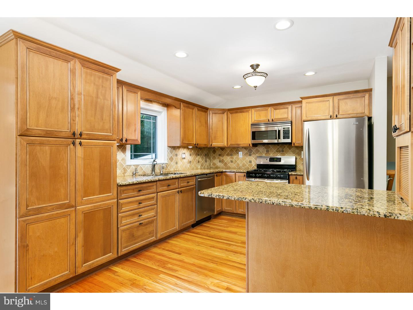 7 Maple Road Burlington Township, NJ 08016 - Photo 6 of 25 Kitchen