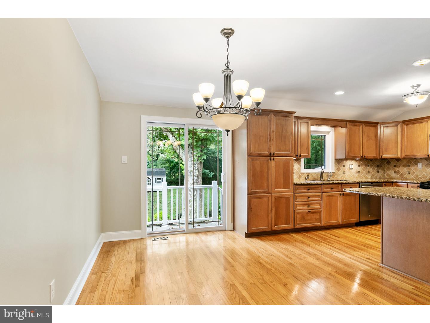 7 Maple Road Burlington Township, NJ 08016 - Photo 8 of 25 Dining Room