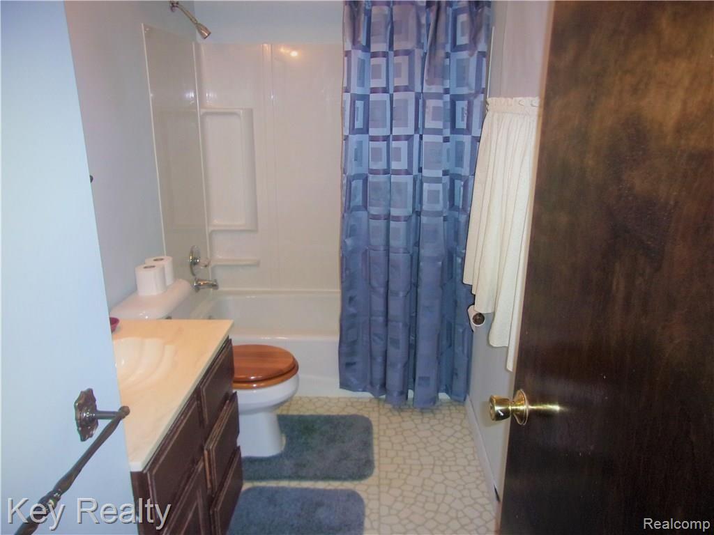 35455 Wick Road Romulus, MI 48174 - Photo 20 of 36 2013-04-05 07.09
