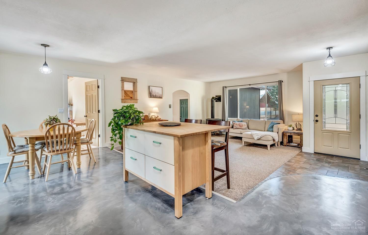 60146 Navajo Road Bend, OR 97702 - Photo 10 of 25 Additional Photo