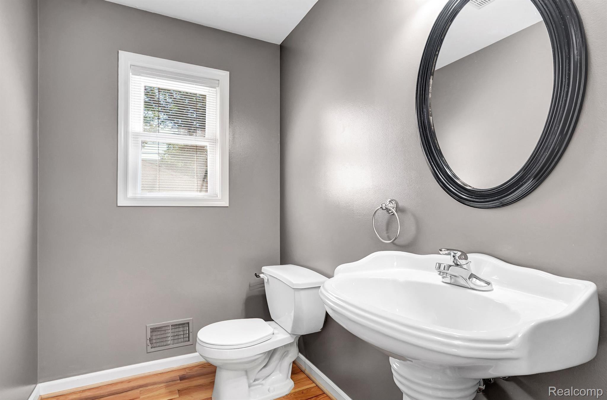 3328 Harvard Road Royal Oak, MI 48073 - Photo 13 of 33 Gallery Image 13
