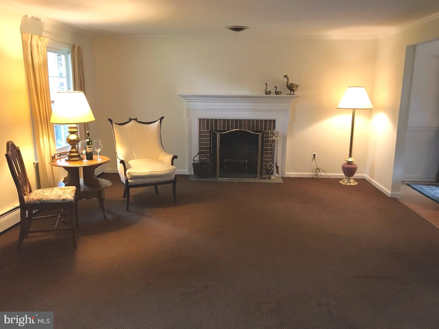 606 Wilder Road Wallingford, PA 19086 - Photo 3 of 21 Living Room