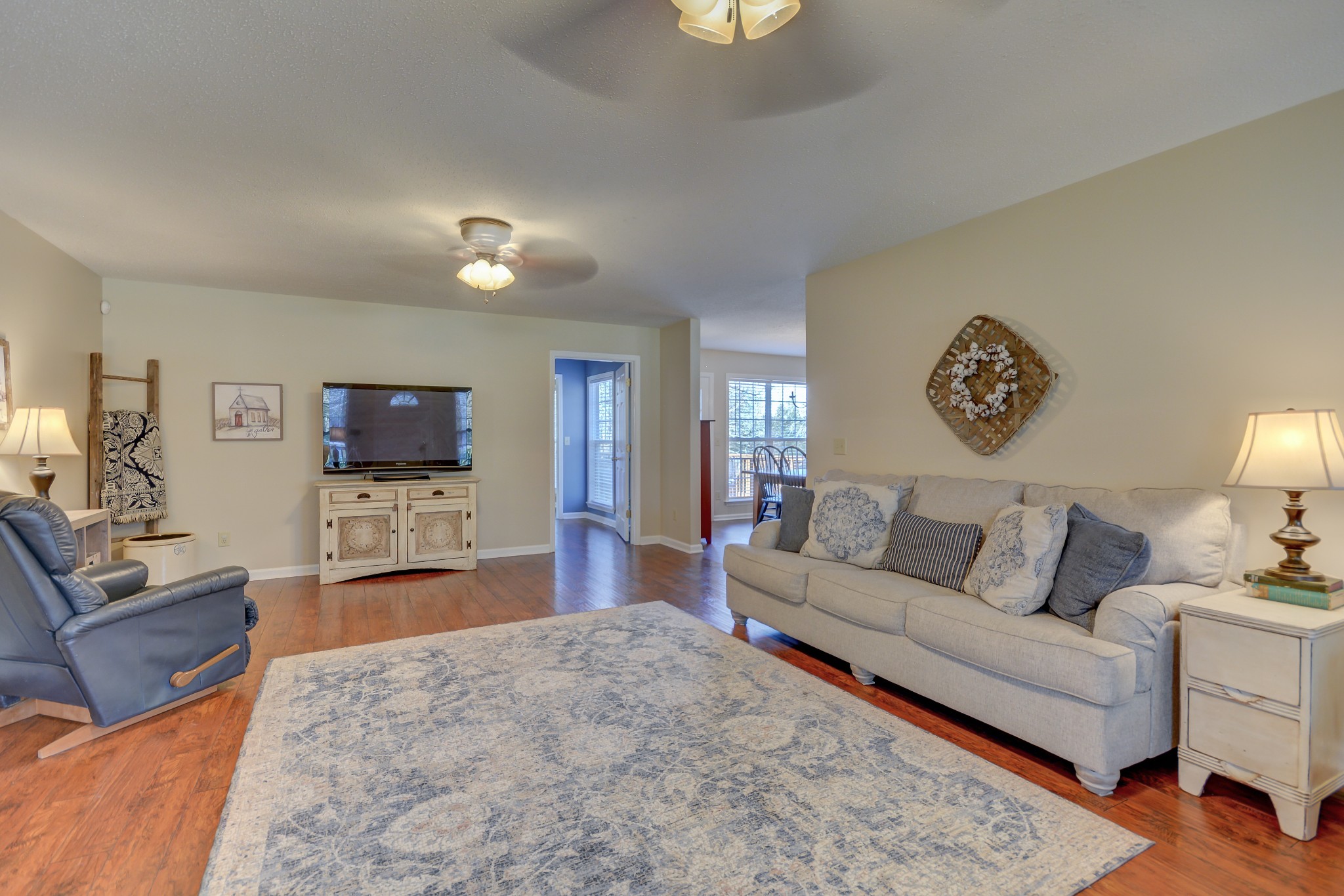 2545 Plainview Pvt Ln Spring Hill Spring Hill, TN 37174 - Photo 7 of 34 a living room with furniture and a flat screen tv