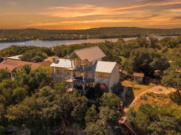$750,000 | 4846 Travis Oaks Drive, Marble Falls, TX 78654