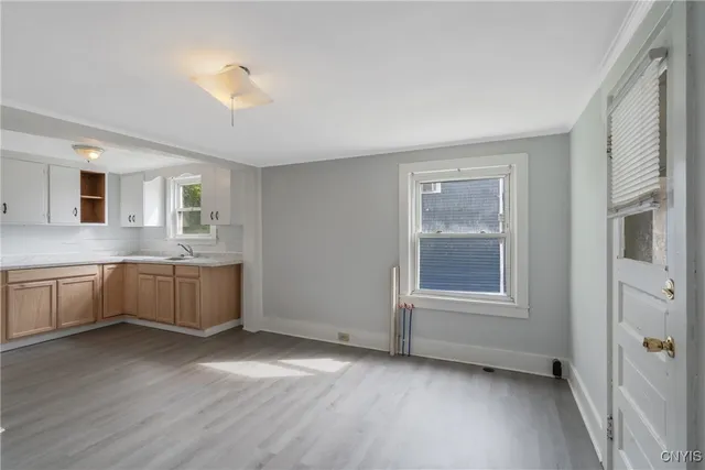 $1,500 | 148 West Cayuga Street, Oswego, NY 13126