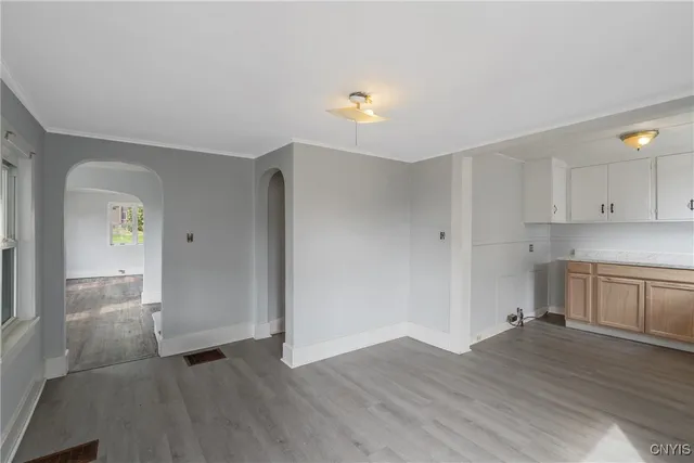 $1,500 | 148 West Cayuga Street, Oswego, NY 13126