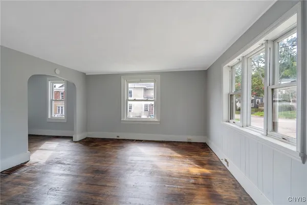 $1,500 | 148 West Cayuga Street, Oswego, NY 13126