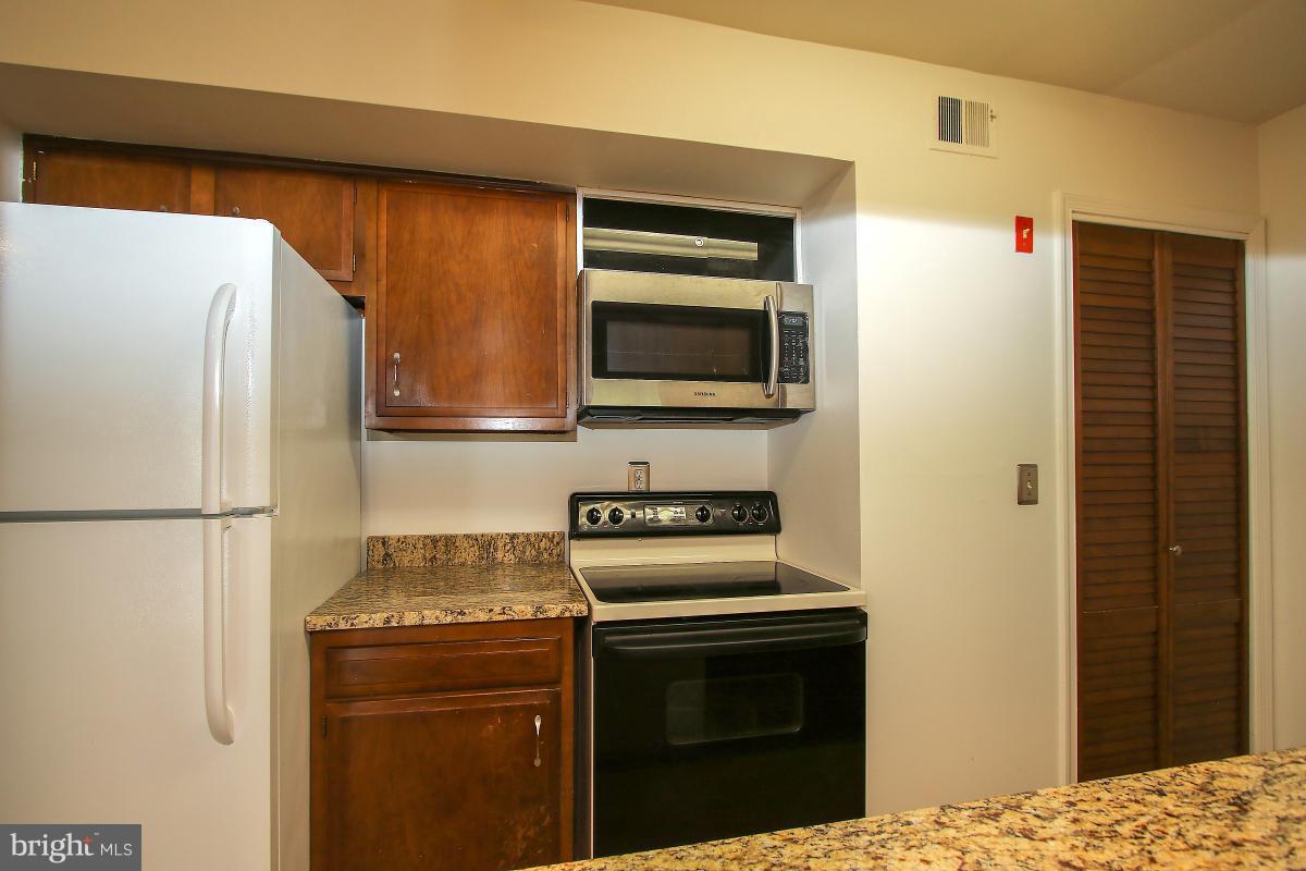 12017 Dove Circle Laurel, MD 20708 - Photo 10 of 25 Kitchen
