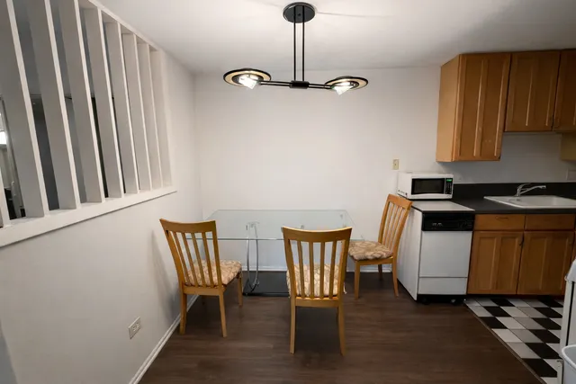 $129,999 | 740 Hill Drive, Unit 303, Hoffman Estates, IL 60169