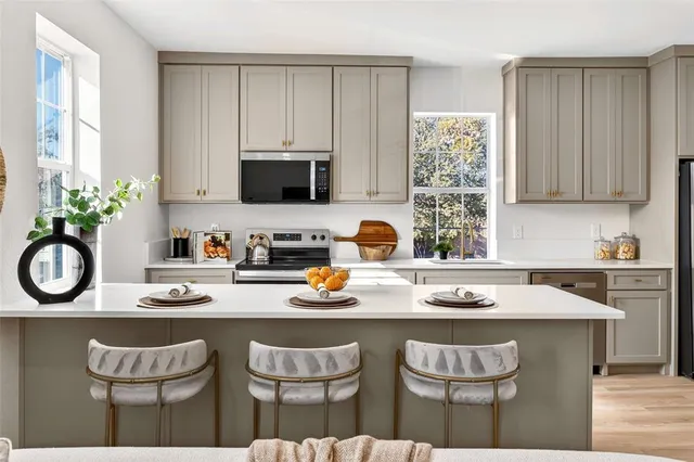 $3,318,000 | 435 West 9th Street, Dallas, TX 75208