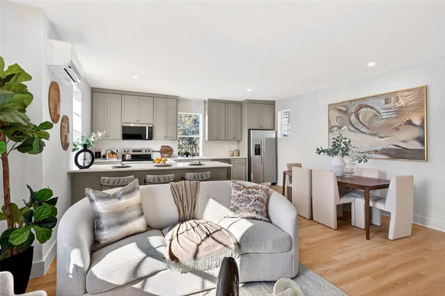 $3,318,000 | 435 West 9th Street, Dallas, TX 75208