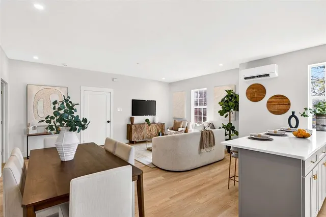 $3,318,000 | 435 West 9th Street, Dallas, TX 75208