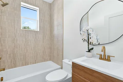 $3,318,000 | 435 West 9th Street, Dallas, TX 75208