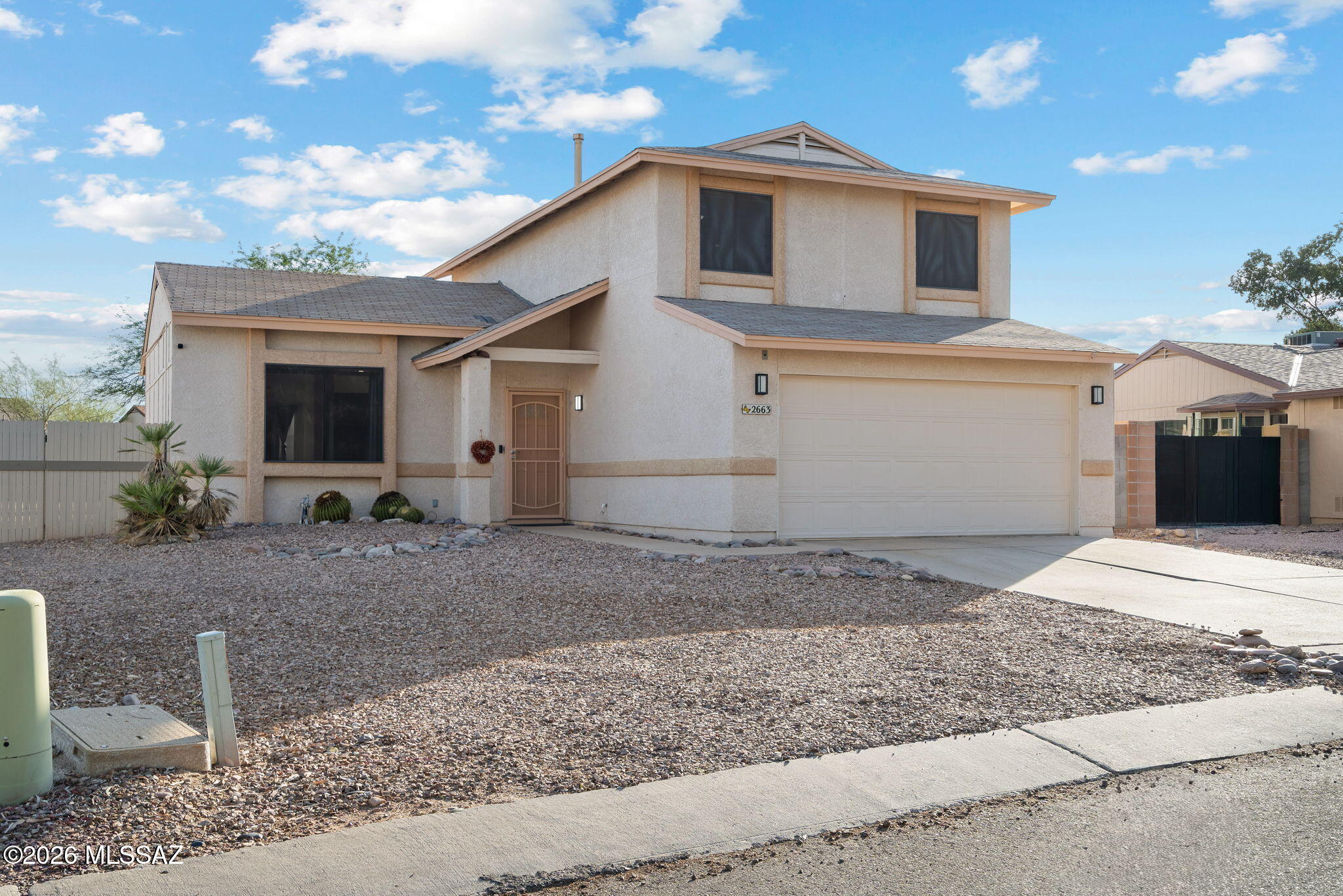 2663 W Fanbrook
