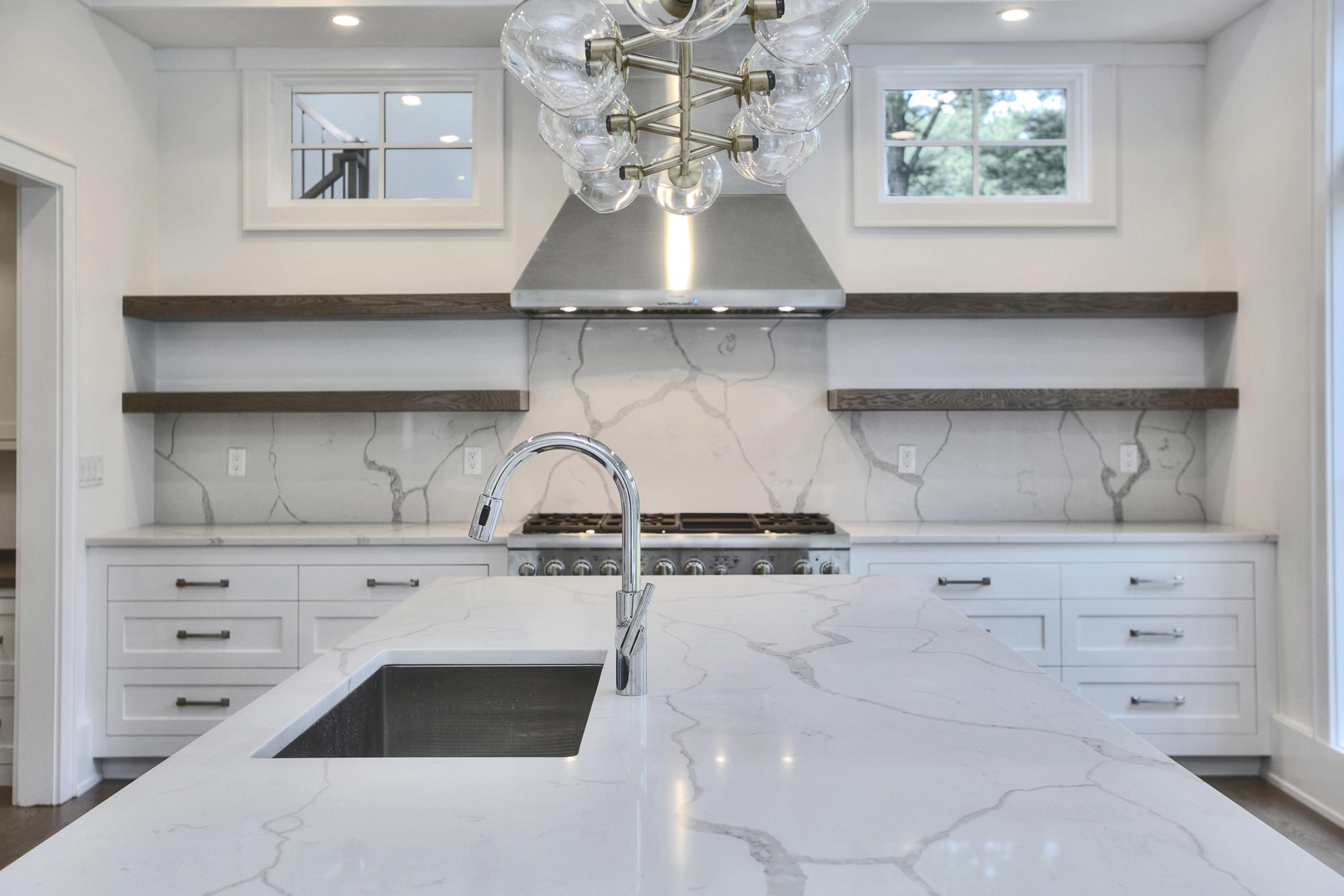 92 Conrad Road New Canaan, CT 06840 - Photo 5 of 30 Island