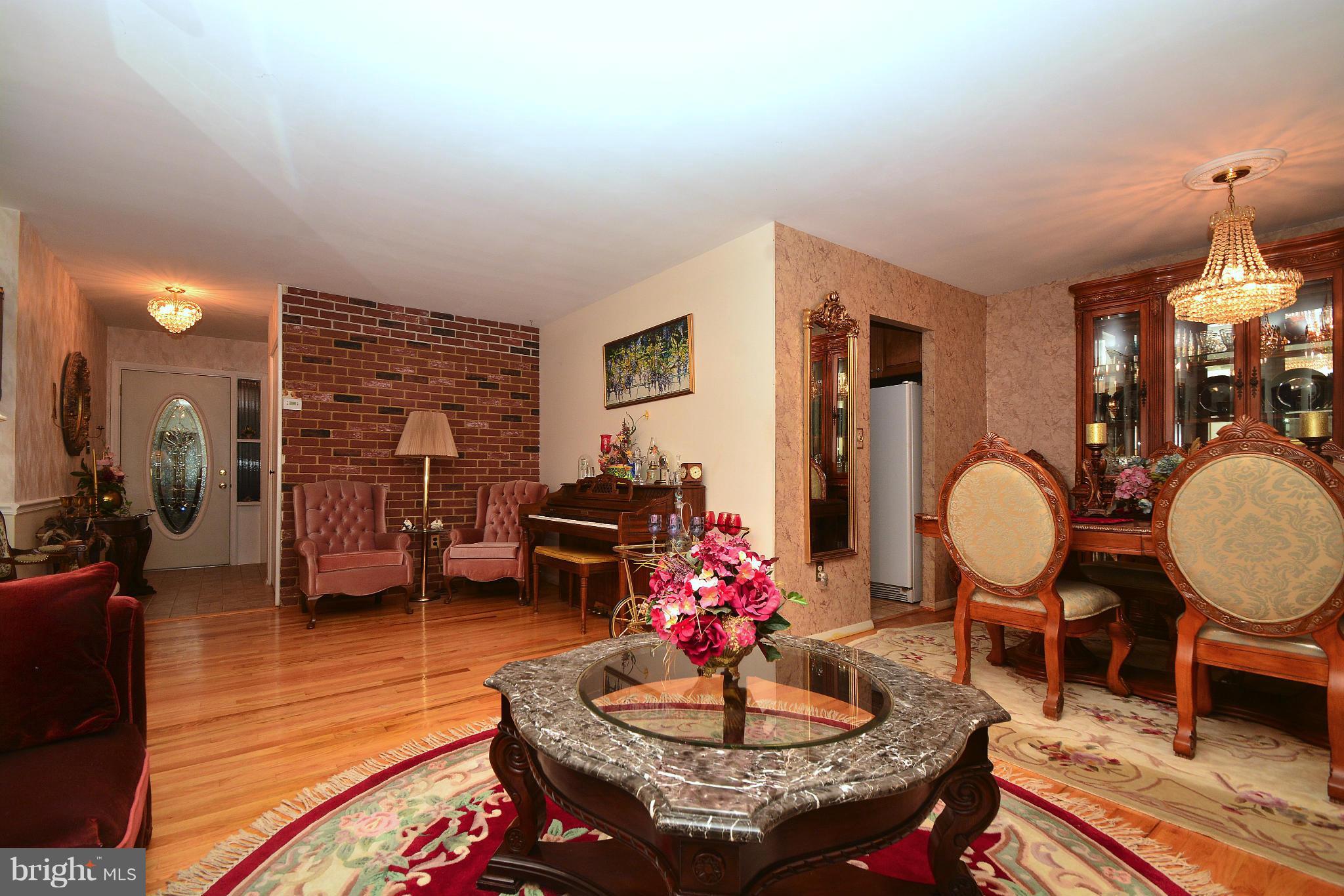 8806 Sonya Road Randallstown, MD 21133 - Photo 3 of 26 Living Room