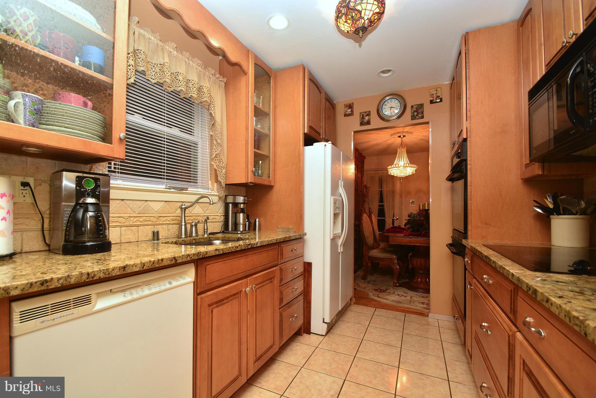 8806 Sonya Road Randallstown, MD 21133 - Photo 6 of 26 Kitchen