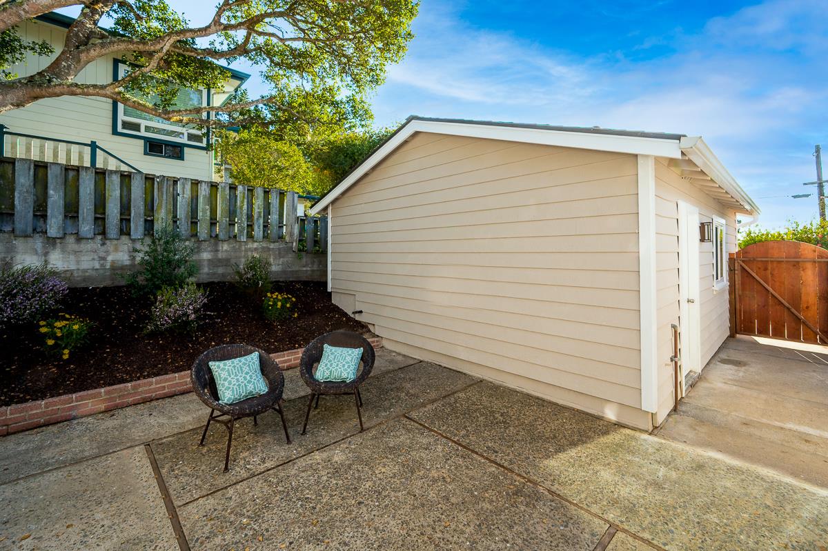 305 Stuart Avenue Pacific Grove, CA 93950 - Photo 42 of 55