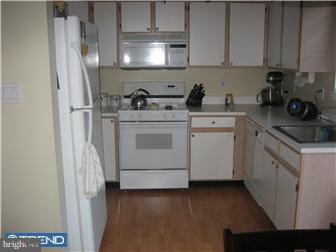 727 Rutland Court Sewell, NJ 08080 - Photo 3 of 11 Kitchen