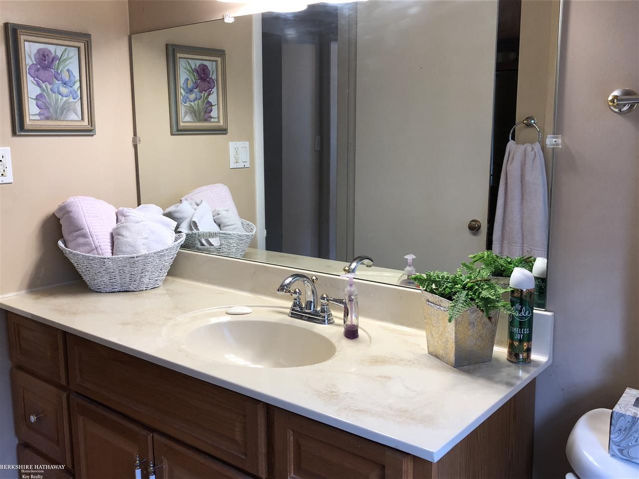 33040 Edgegrove Road Fraser, MI 48026 - Photo 20 of 48 31361975-19.JPG