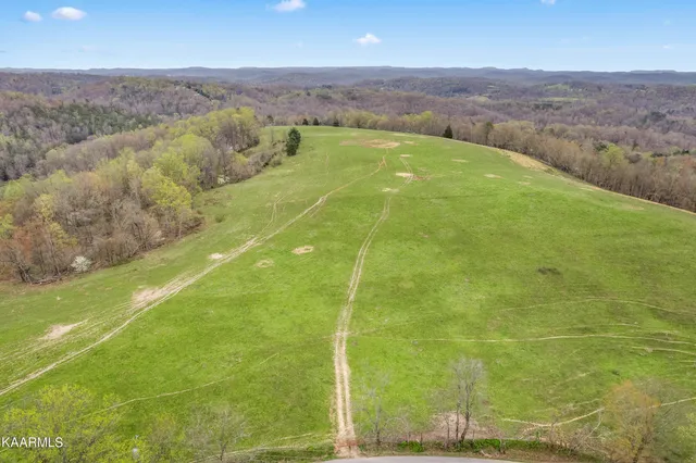$1,749,900 | Country Oaks Lane, La Follette, TN 37766
