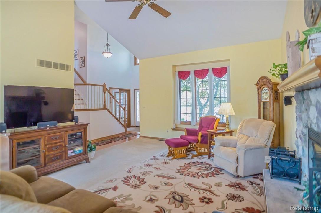 1692 Clover Ridge Drive Howell, MI 48843 - Photo 5 of 29 5.jpg