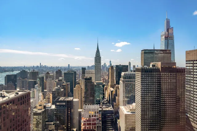 $3,375,000 | 138 East 50th Street, Unit 24B | Midtown East