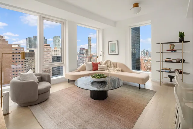 $3,375,000 | 138 East 50th Street, Unit 24B | Midtown East