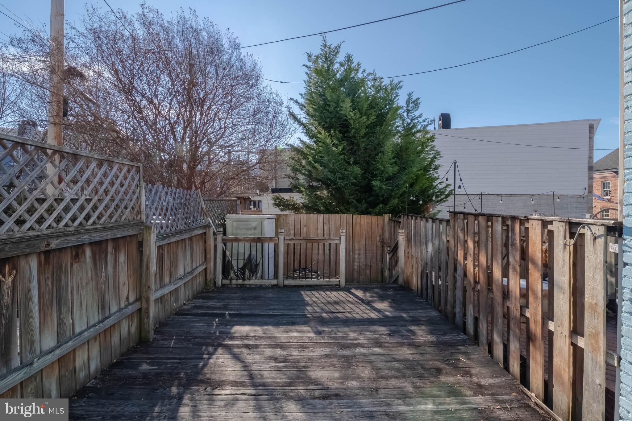 2933 Hudson Street Baltimore, MD 21224 - Photo 20 of 25 Deck