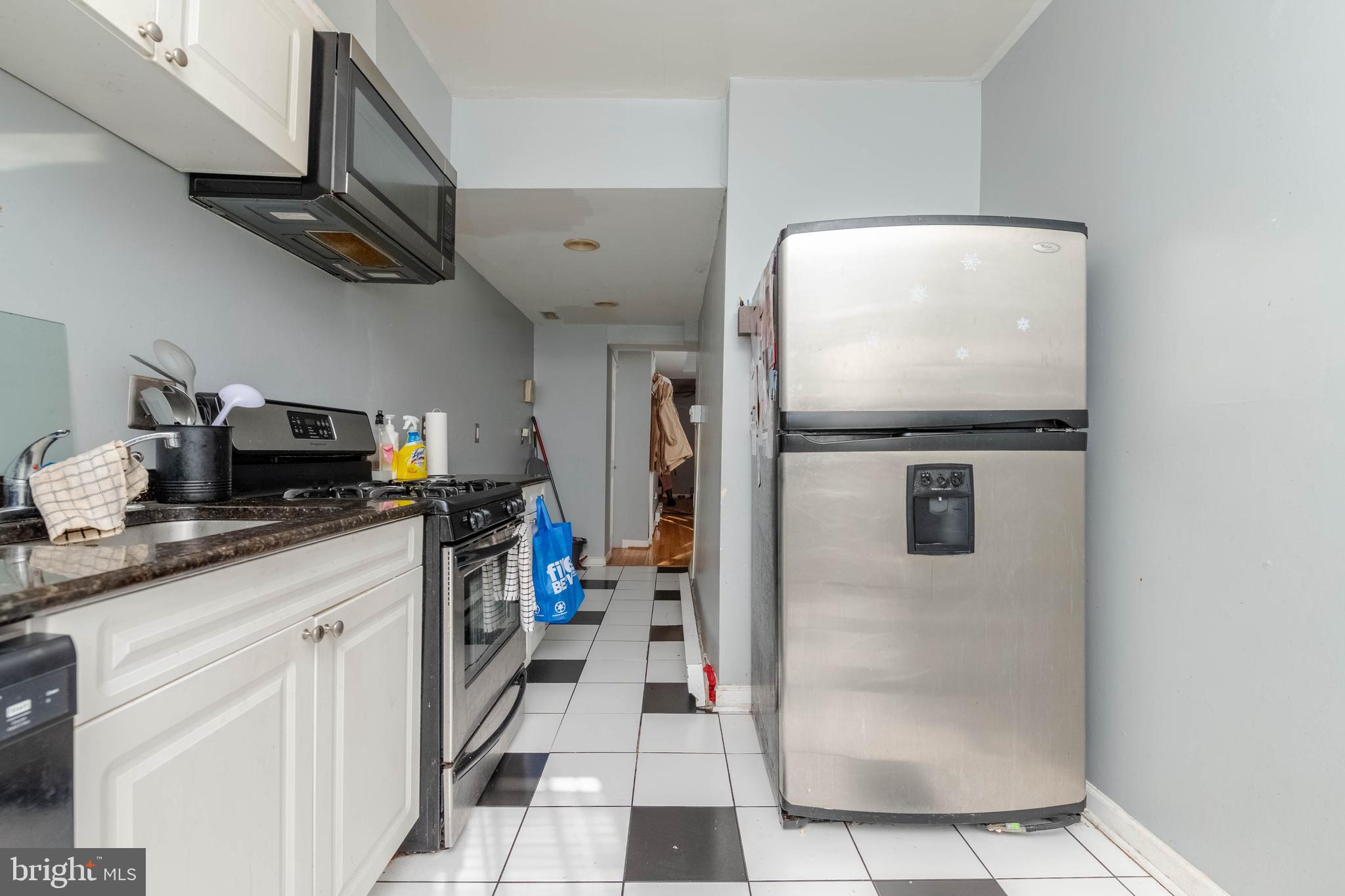 2933 Hudson Street Baltimore, MD 21224 - Photo 9 of 25 Kitchen