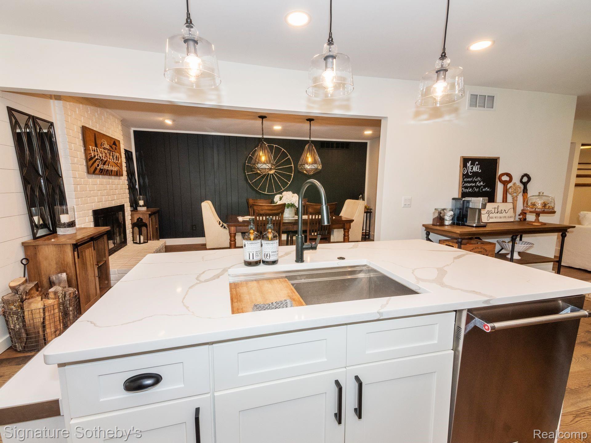 2682 Peterboro Road West Bloomfield, MI 48323 - Photo 16 of 46 16.jpg