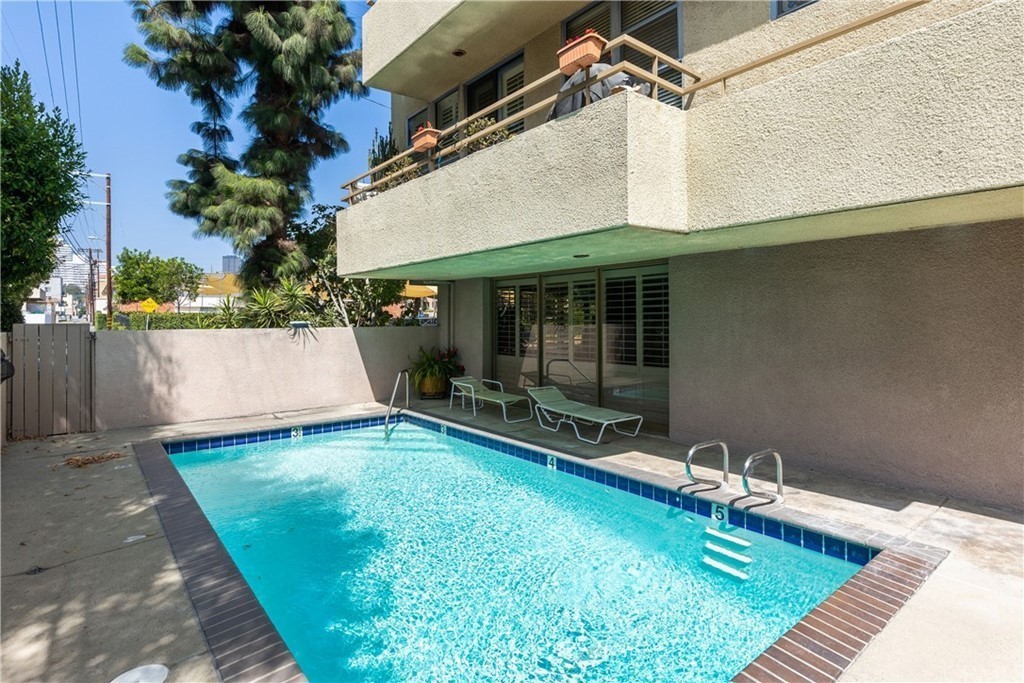 11700 Iowa Avenue Los Angeles, CA 90025 - Photo 30 of 32