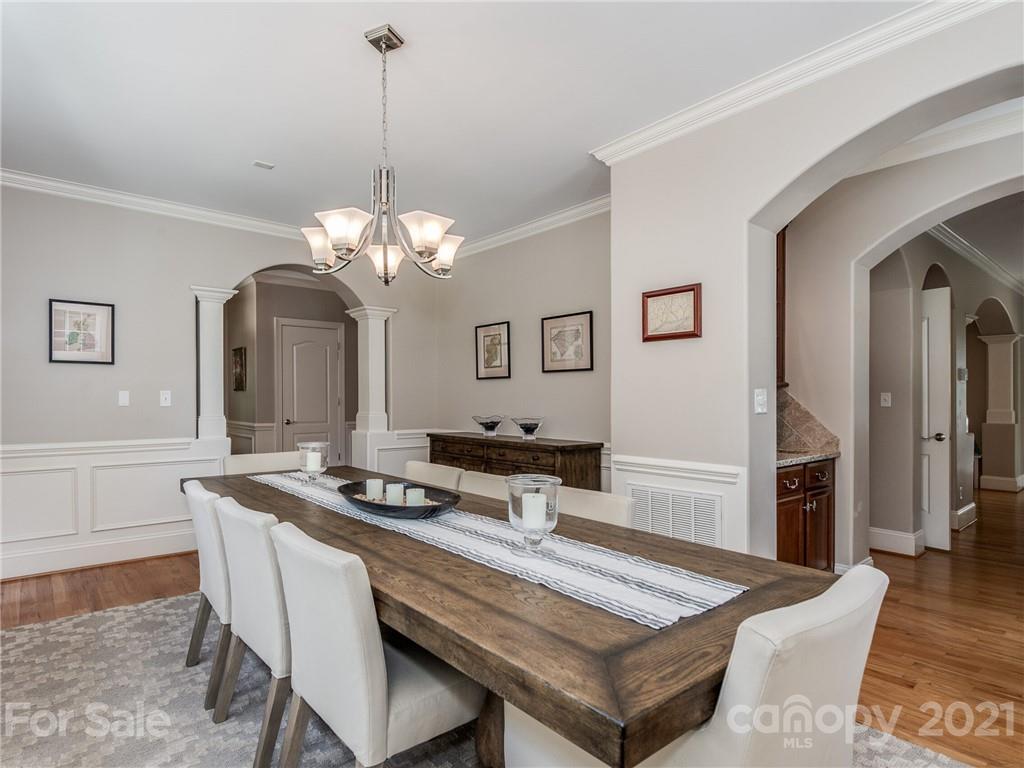 4518 Water Oak Road Charlotte, NC 28211 - Photo 12 of 35 Gallery Image 12