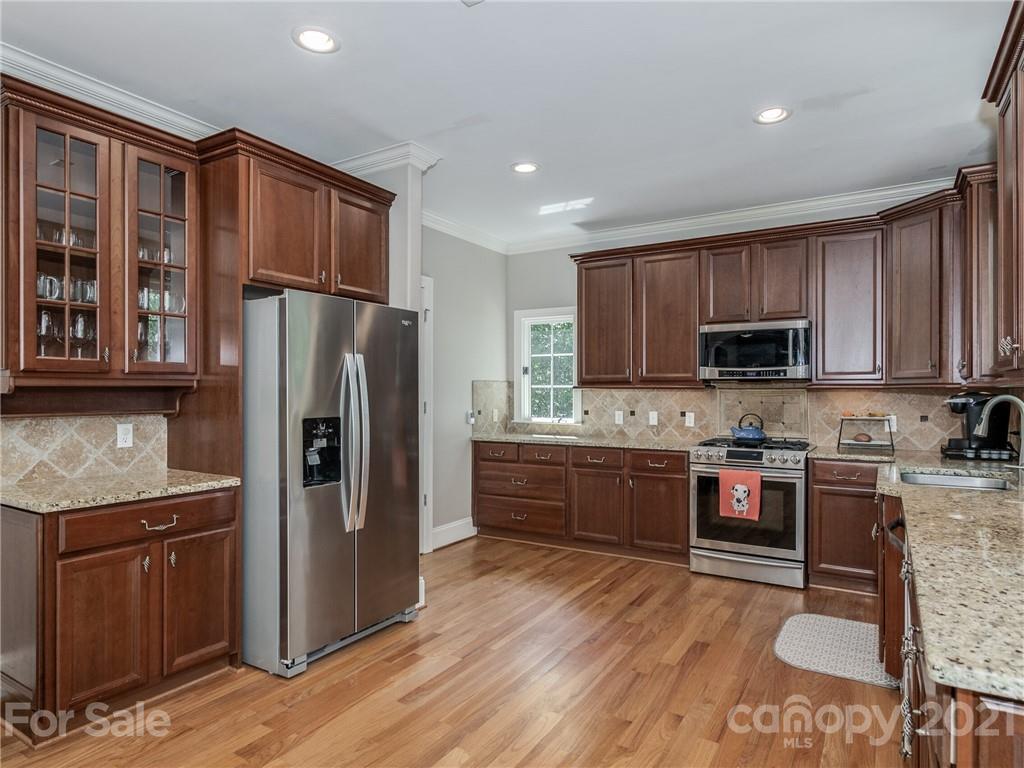4518 Water Oak Road Charlotte, NC 28211 - Photo 3 of 35 Gallery Image 3