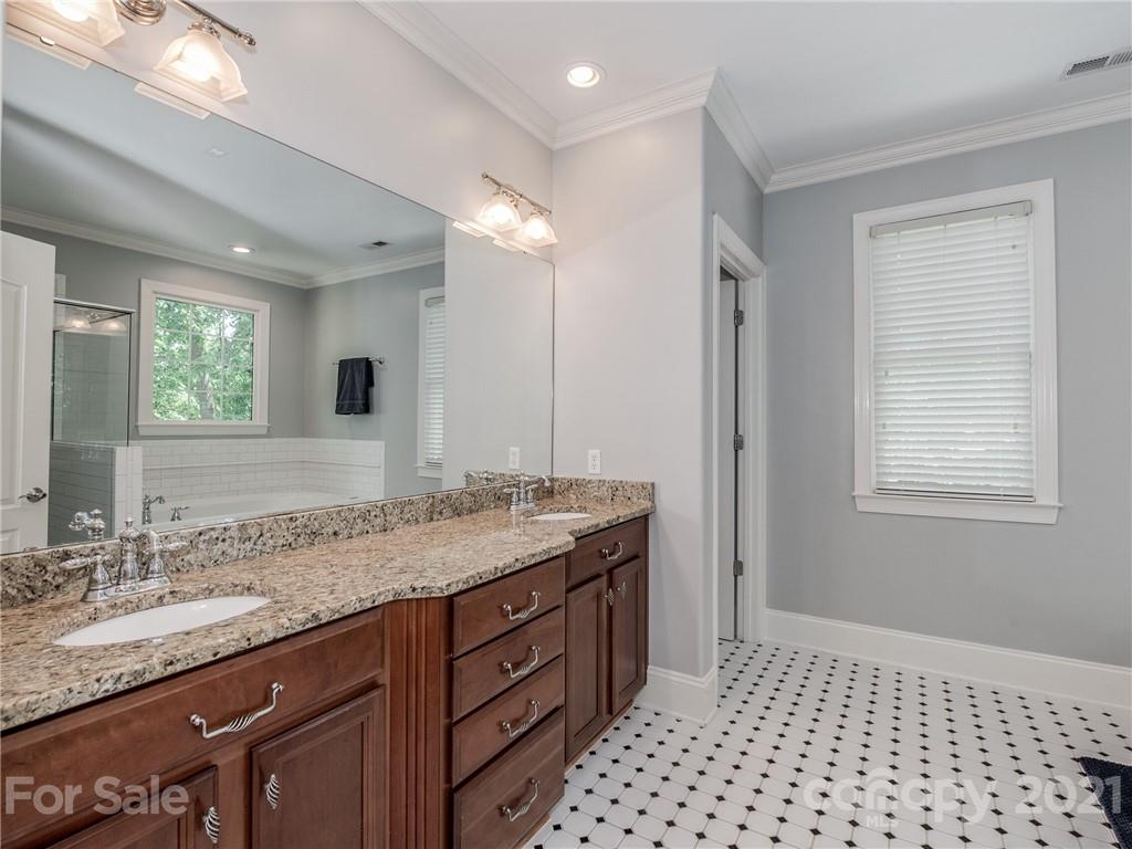 4518 Water Oak Road Charlotte, NC 28211 - Photo 21 of 35 Gallery Image 21