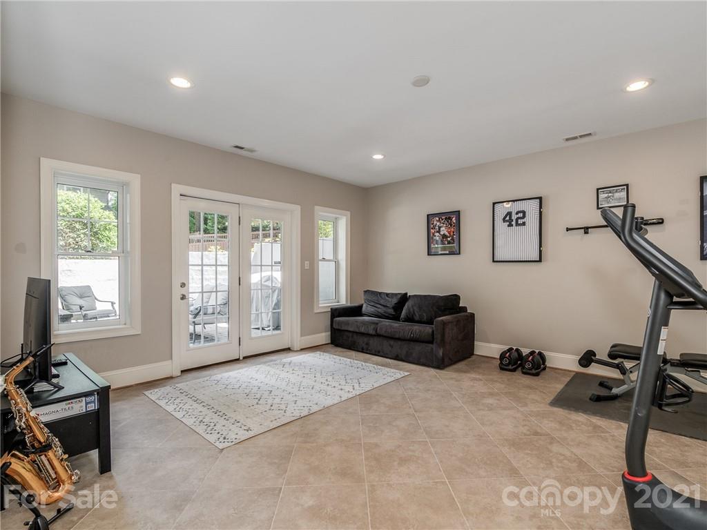 4518 Water Oak Road Charlotte, NC 28211 - Photo 27 of 35 Gallery Image 27
