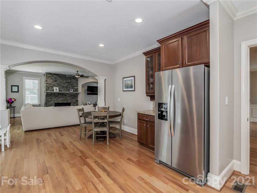4518 Water Oak Road Charlotte, NC 28211 - Photo 5 of 35 Gallery Image 5