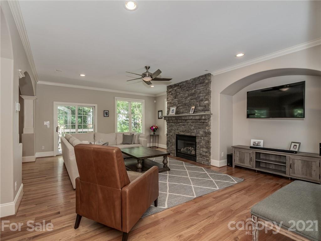 4518 Water Oak Road Charlotte, NC 28211 - Photo 6 of 35 Gallery Image 6
