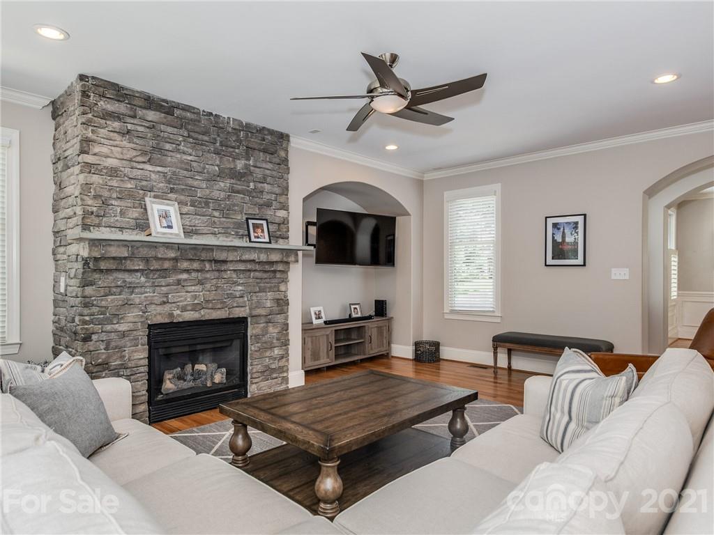 4518 Water Oak Road Charlotte, NC 28211 - Photo 7 of 35 Gallery Image 7