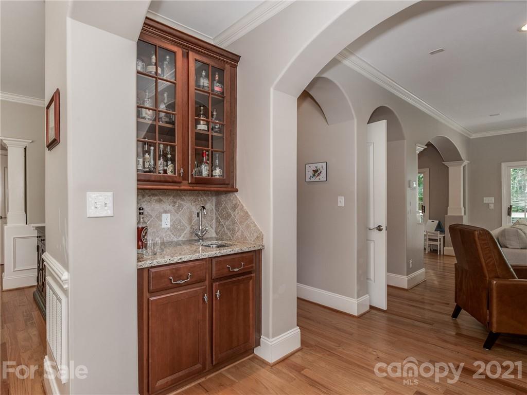 4518 Water Oak Road Charlotte, NC 28211 - Photo 10 of 35 Gallery Image 10