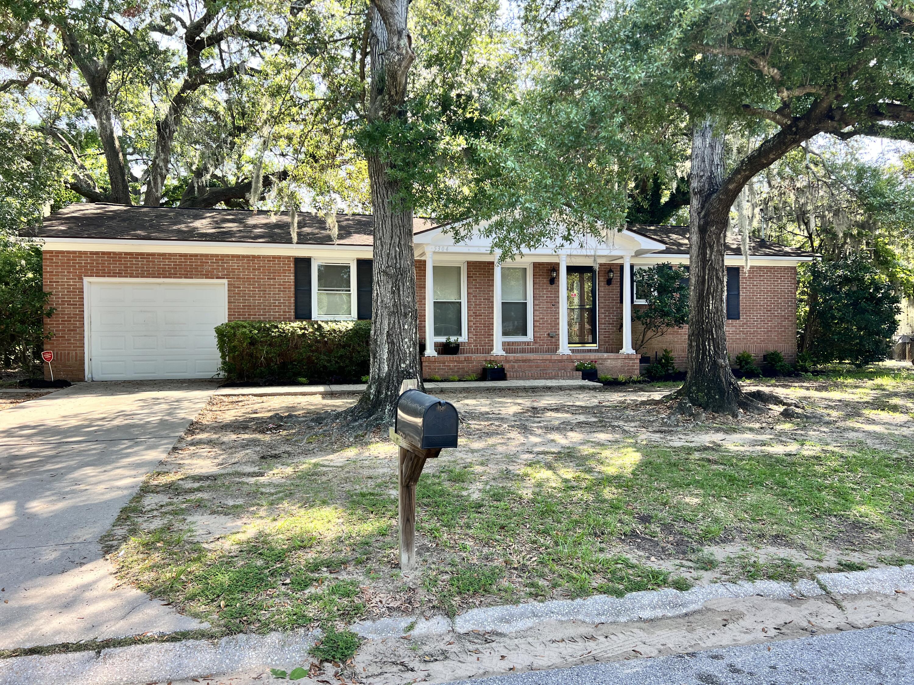 5304 Barwick Road North Charleston, SC 29418 - Photo 2 of 21 IMG-9670