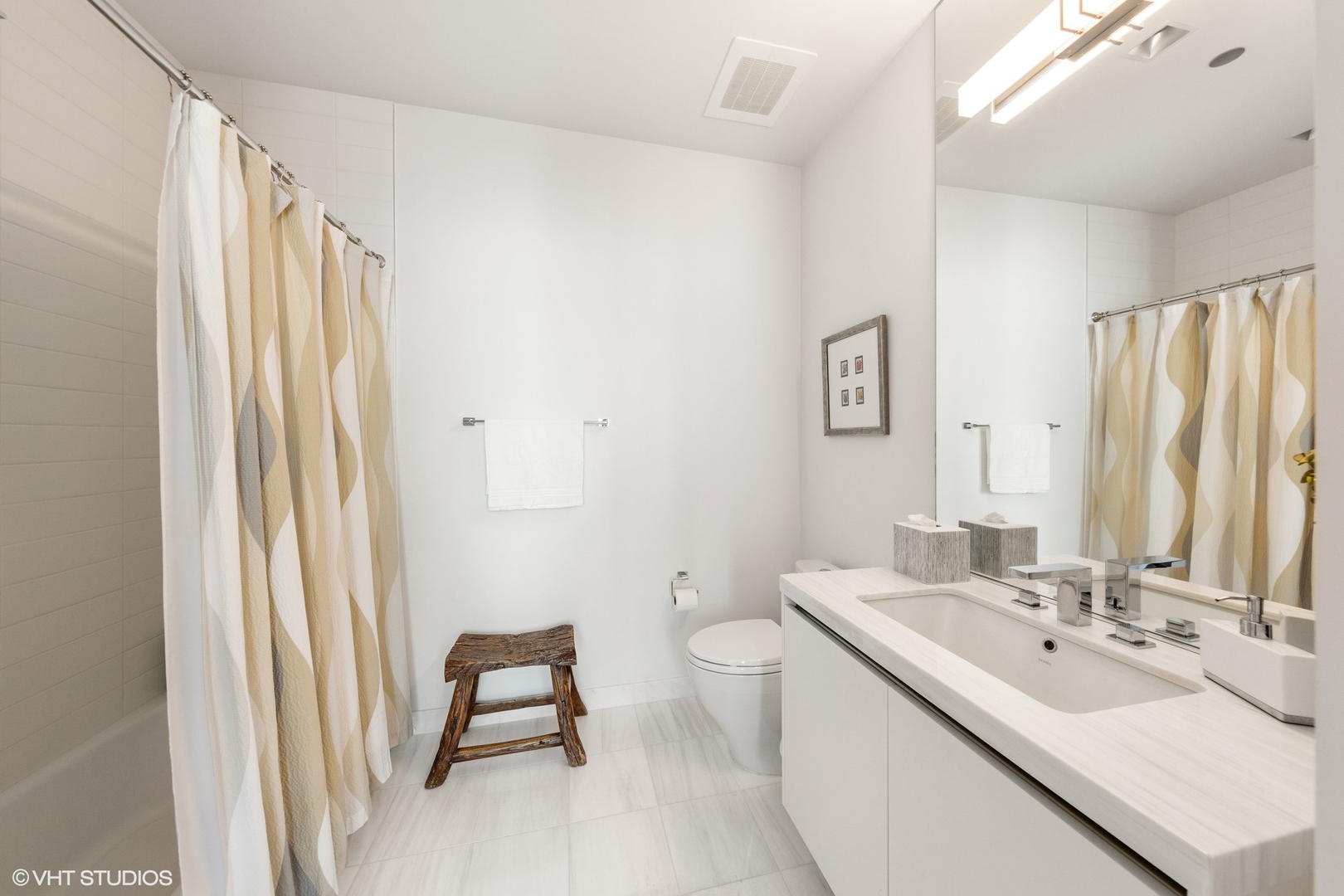 4 East Elm Street, Unit 15N Chicago, IL 60611 - Photo 23 of 28