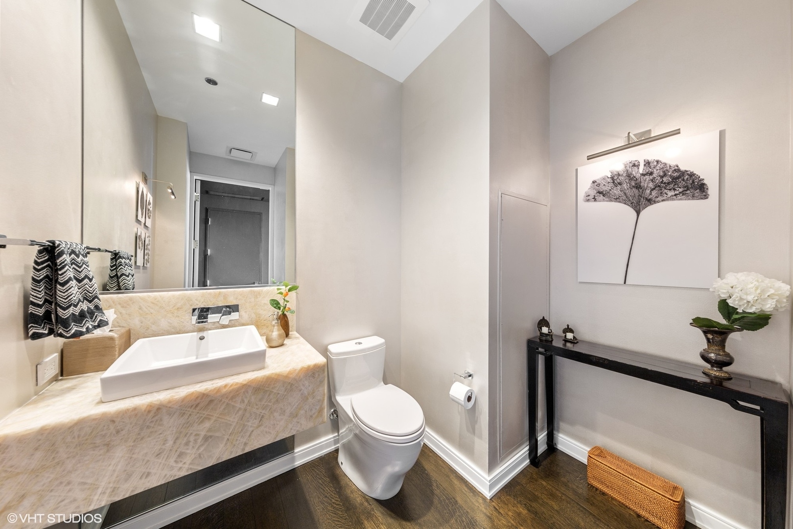 4 East Elm Street, Unit 15N Chicago, IL 60611 - Photo 24 of 28